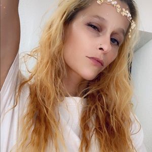 Meet your Posher, Crystal